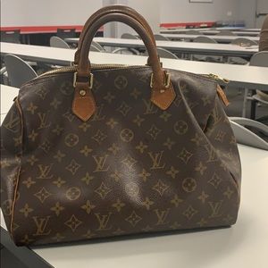 Louis Vuitton Authentic Speedy bag